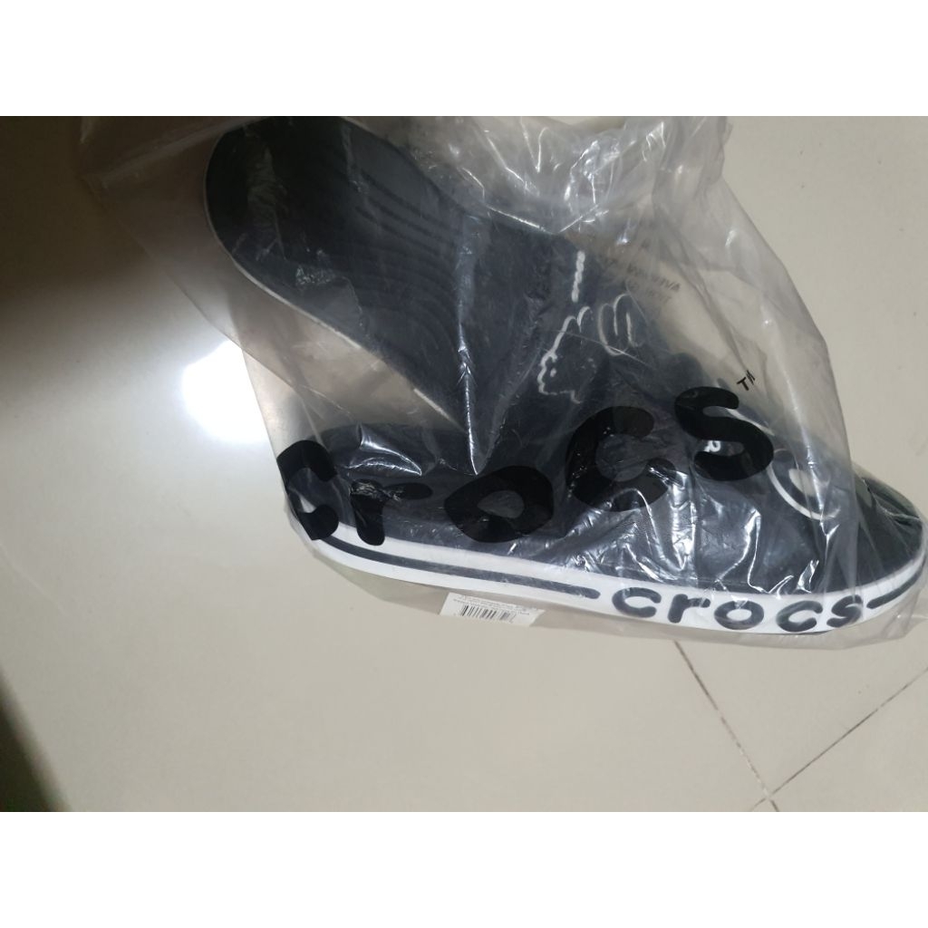 รองเท้าแตะสีดำCrocs เบอรEUR 36-37