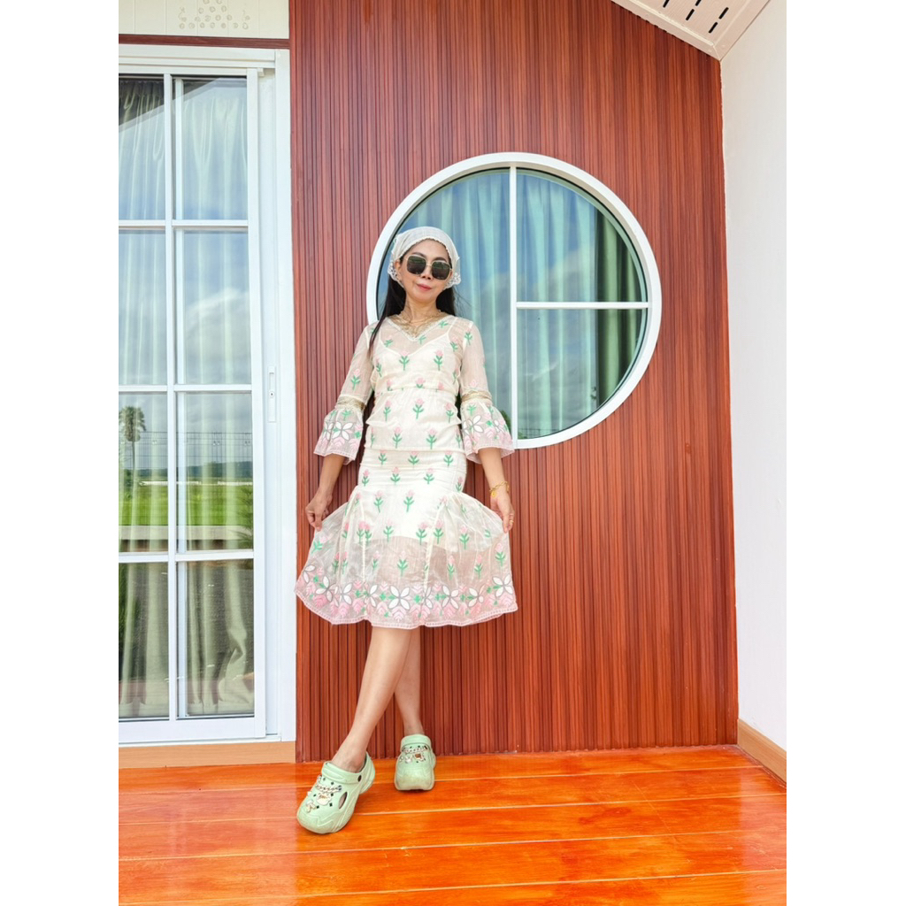 ป้าย widelia @ real งานป้ายบน เดรสสีครีมยาวปัก🌸มือสอง🌸สภาพใหม่🌸