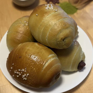 Matcha Shio Pan มัทฉะชิโอะปังพรีเมียม ไส้ถั่วแดงญี่ปุ่น รสชาติเข้มข้น กรอบนอก นุ่มใน อบใหม่ทุกวัน