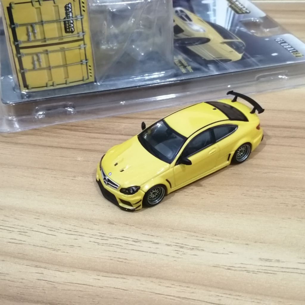 1/64 Tarmac​ Mercedes​-Benz​ C63 AMG​ Black​ Series​