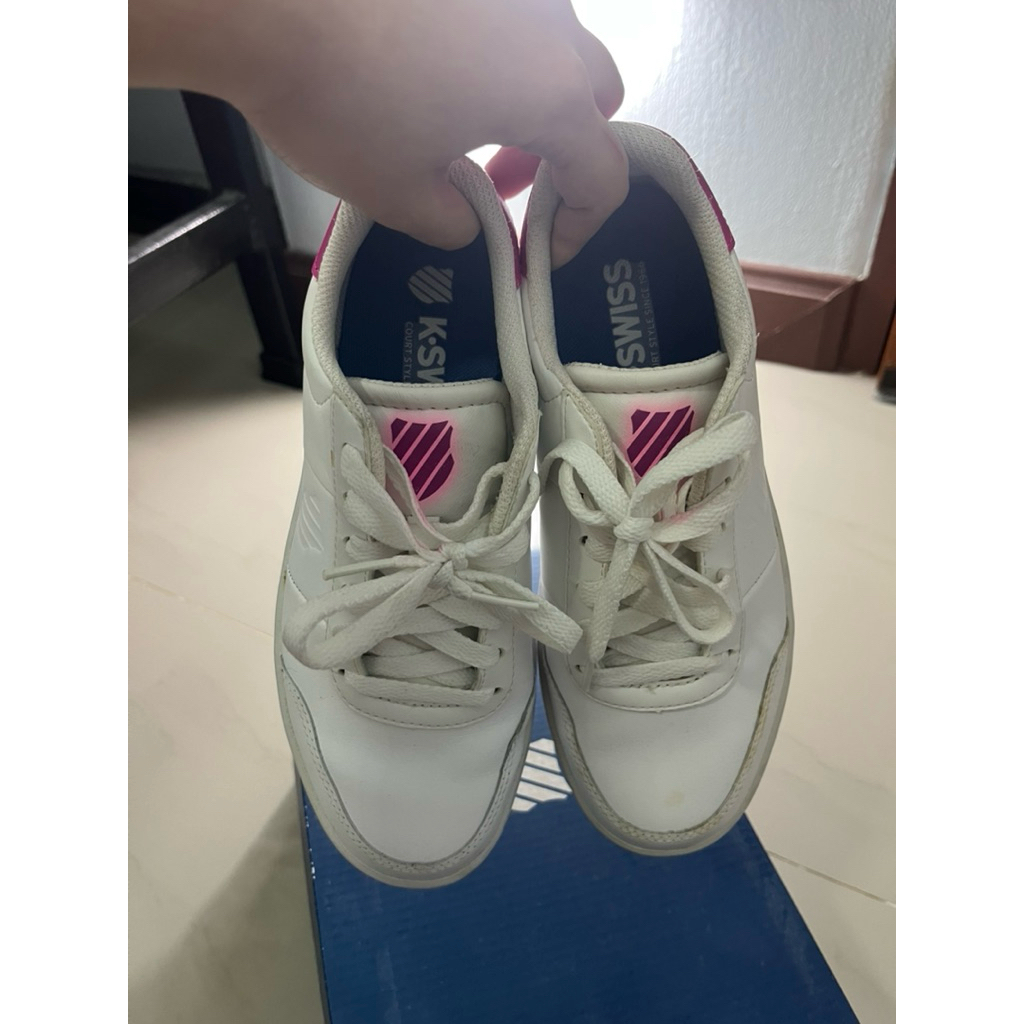 Kswiss รองเท้าผ้าใบสีขาว Size 37.5 มือสองสภาพดี