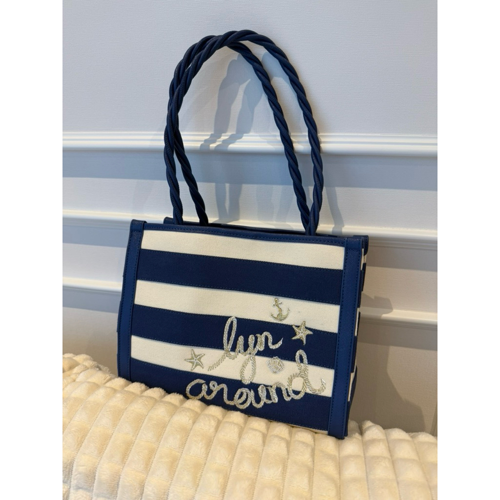 กระเป๋า Brand Lyn Around from 3,490 ส่งต่อ 1,250฿ น่ารักมาก
