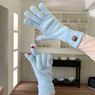 ‼️พร้อมส่ง‼️ถุงมือไหมพรมเปิดนิ้วปักหัวใจ