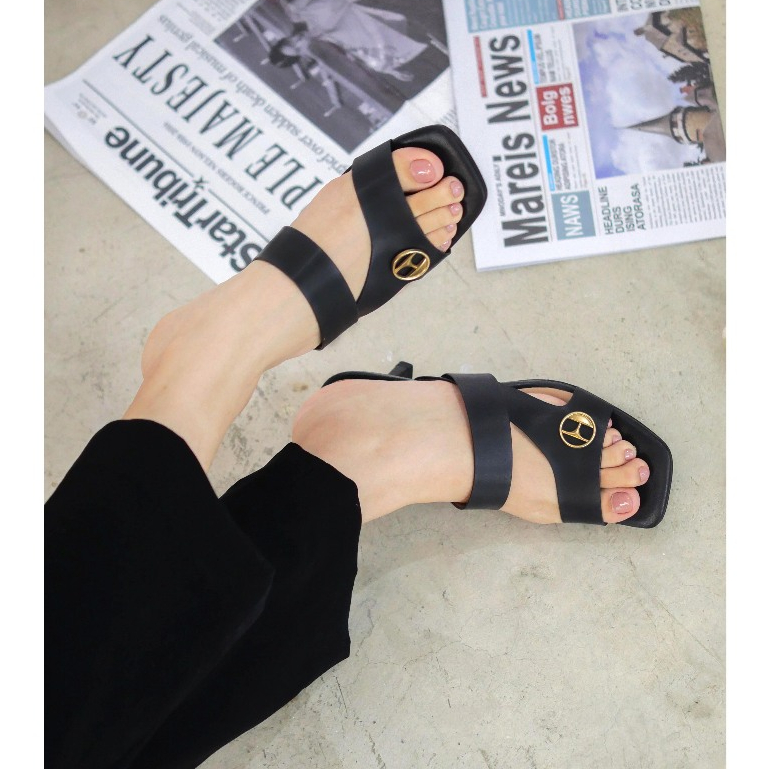 ELLE SHOES รองเท้าแบบสวม -SANDELS ส้น 2.5  นิ้ว มีให้เลือก 3 สี รุ่น ELSM003
