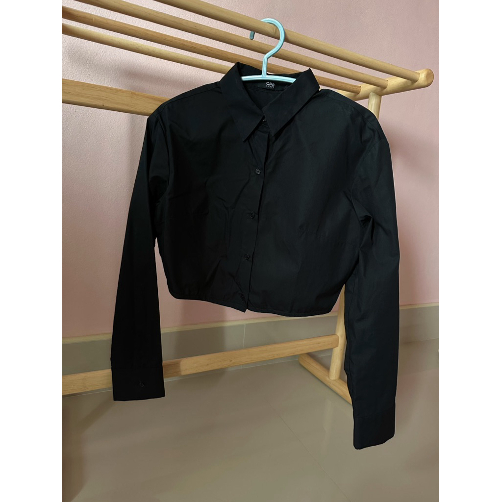 ส่งต่อ เสื้อเชิ้ตสีดำ แบรนด์ CPS ซื้อเองจากช็อป ไซส์L เสื้อคอปก เสื้อเชิ้ตคอปก