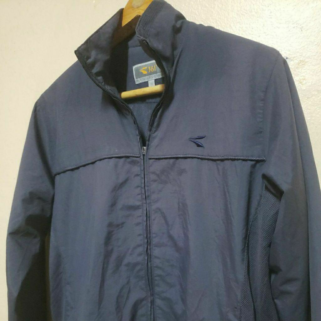 เสื้อแจ็คเก็ตผ้าร่ม 2 ชั้นด้านในซับตาข่าย 361 degree อก 42 ยาว 26 นิ้ว K106822