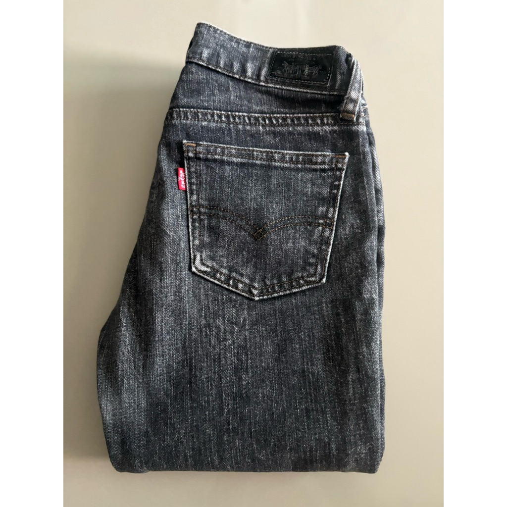 กางเกงยีนส์  แบรนด์ Levis มือสอง