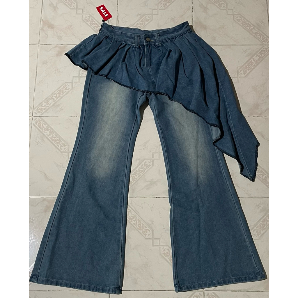 (ใช้โค้ดส่วนลด 20% ลดเพิ่มได้) กางเกงยีนส์ขายาว แบรนด์ 22October เครือ 22wrldwidee (Size S)