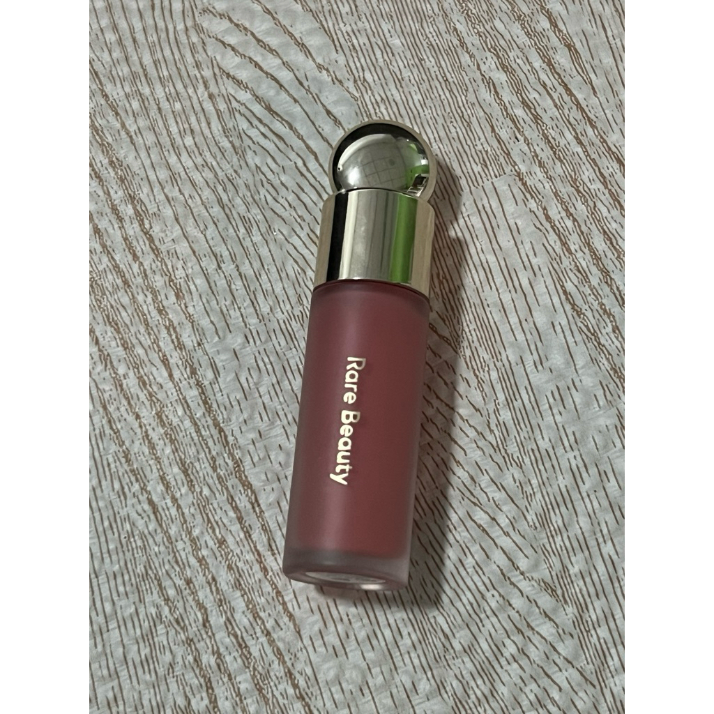 บลัชออน  Rare beauty สี hope  ทาตาแก้มปาก