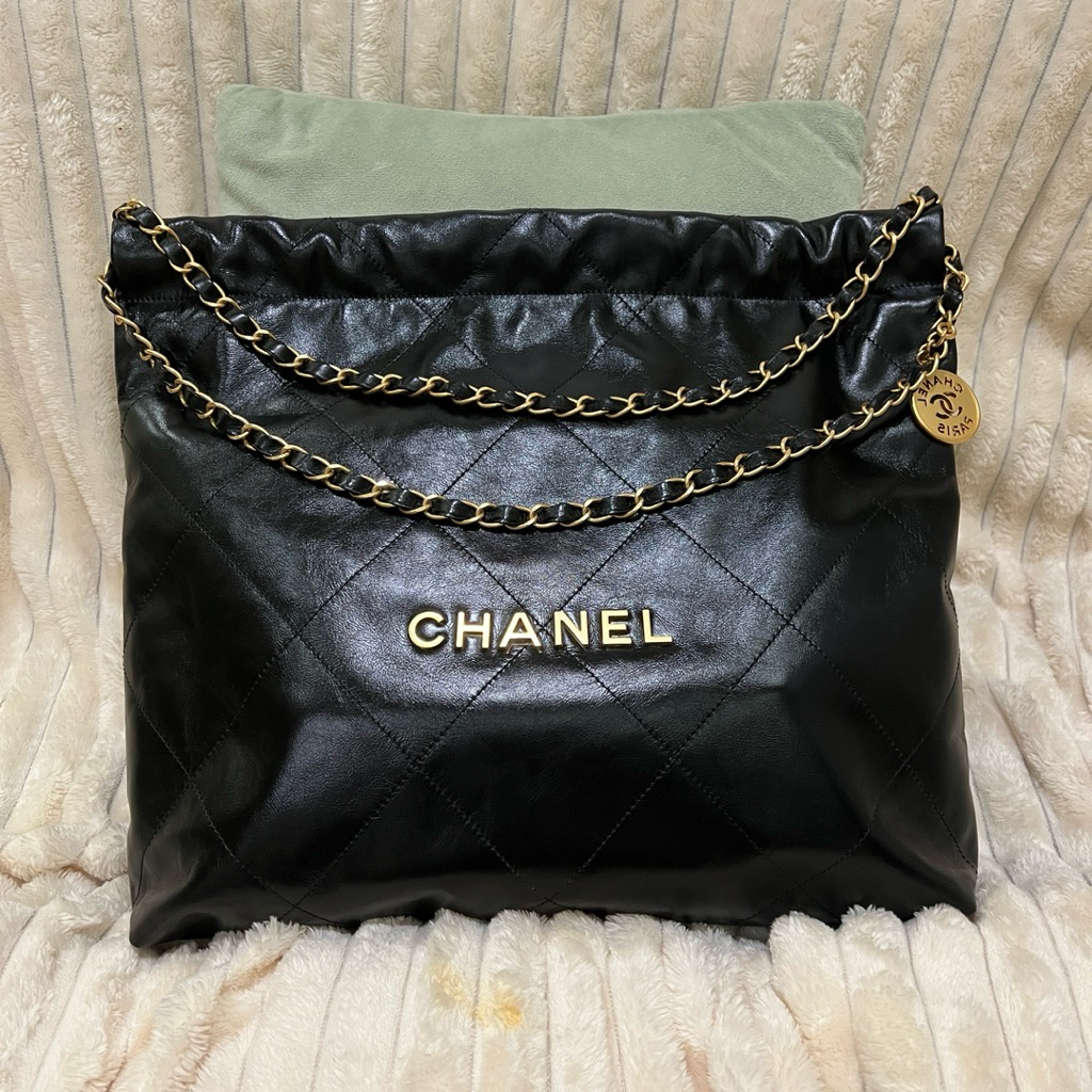 (used like New) Chanel 22 Medium VIP 1:1