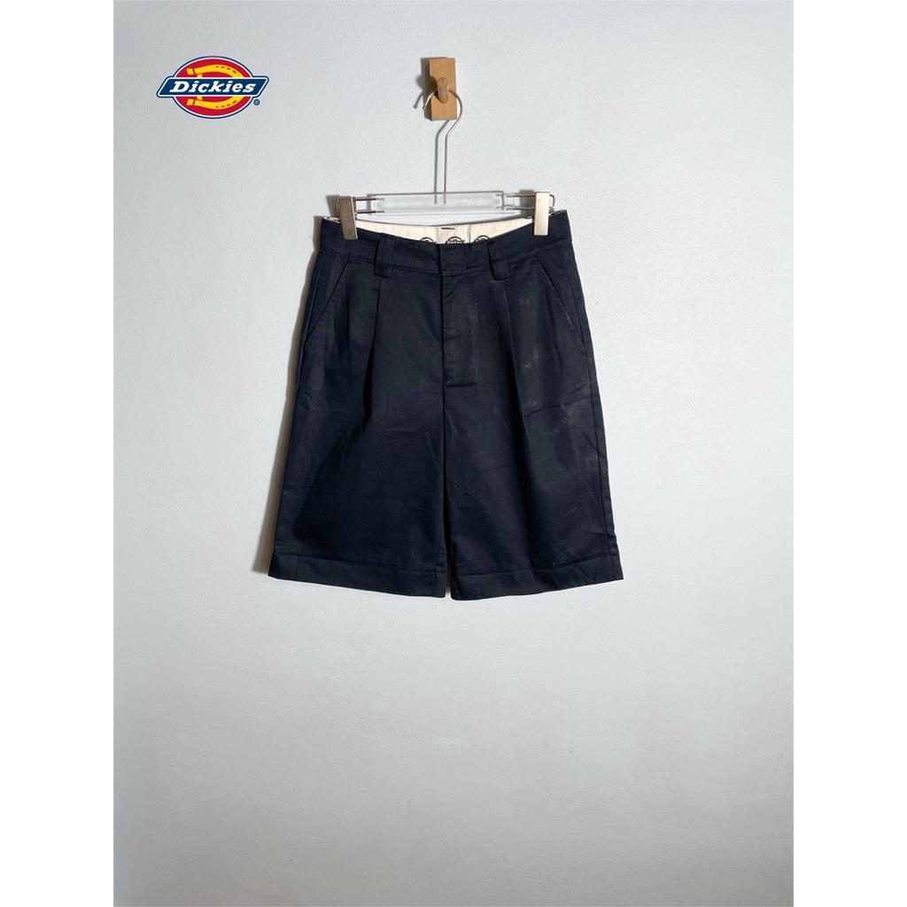 Dickies กางเกงขาสั้น สีกรมเข้ม (มือสอง)