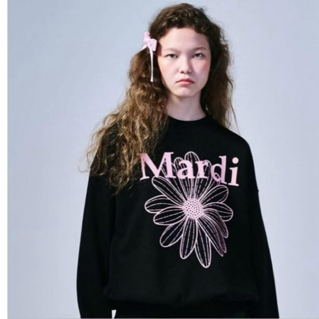 พร้อมส่งNew Mardi Mercredi Sweater Black Pink🌸