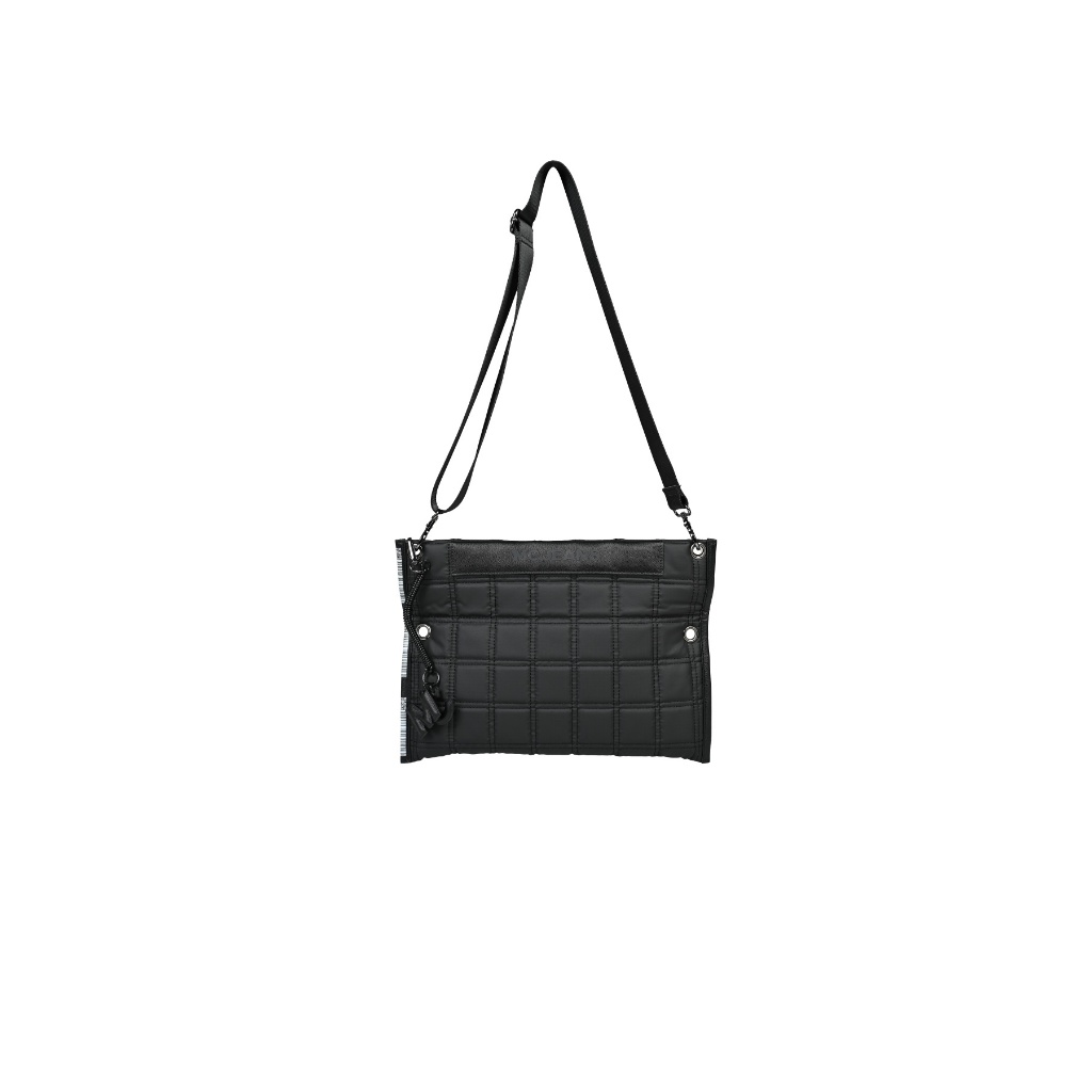 Mc JEANS (แม็คยีนส์) กระเป๋าสะพายข้าง กระเป๋าผ้าไนล่อน Crossbody Bag มีให้เลือก 2 สี M02Z112