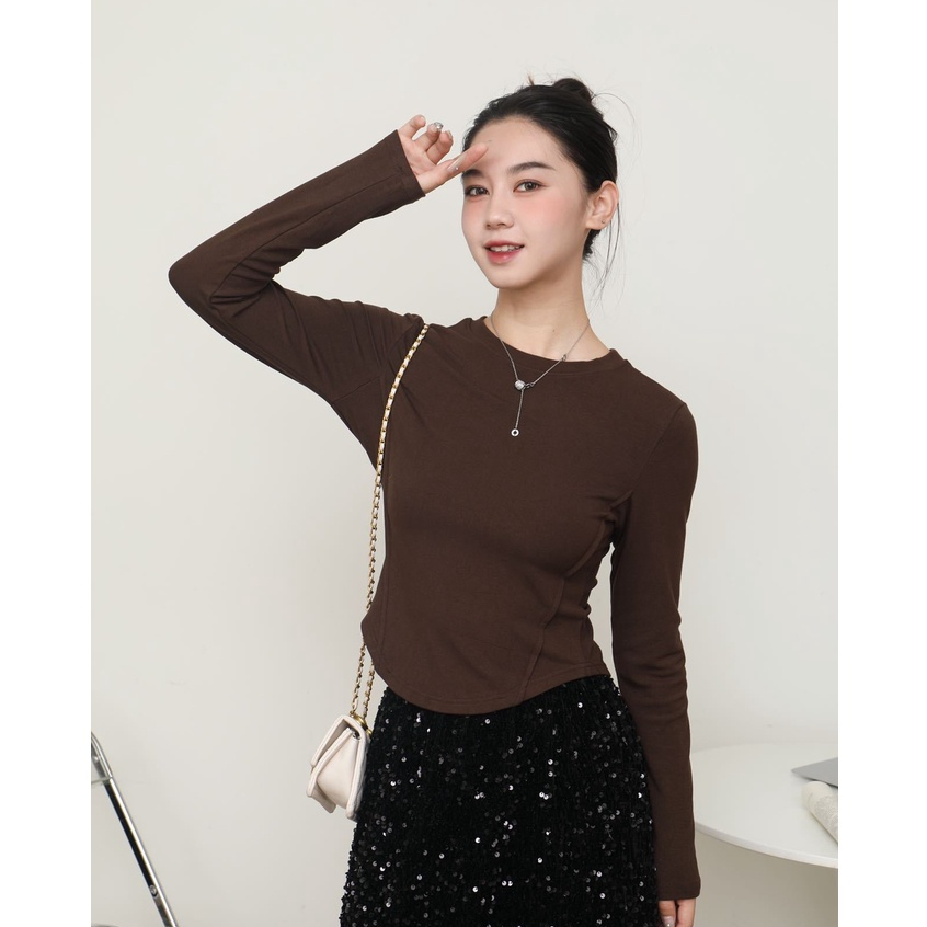 เสื้อยืดแขนยาว คอกลม สีพื้น ทรงรัดรูป เนื้อผ้าดี สไตส์เกาหลี