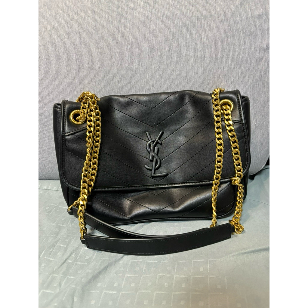 กระเป๋าสะพายข้าง ysl สภาพดี *อ่านรายละเอียดด้วยค่ะ*