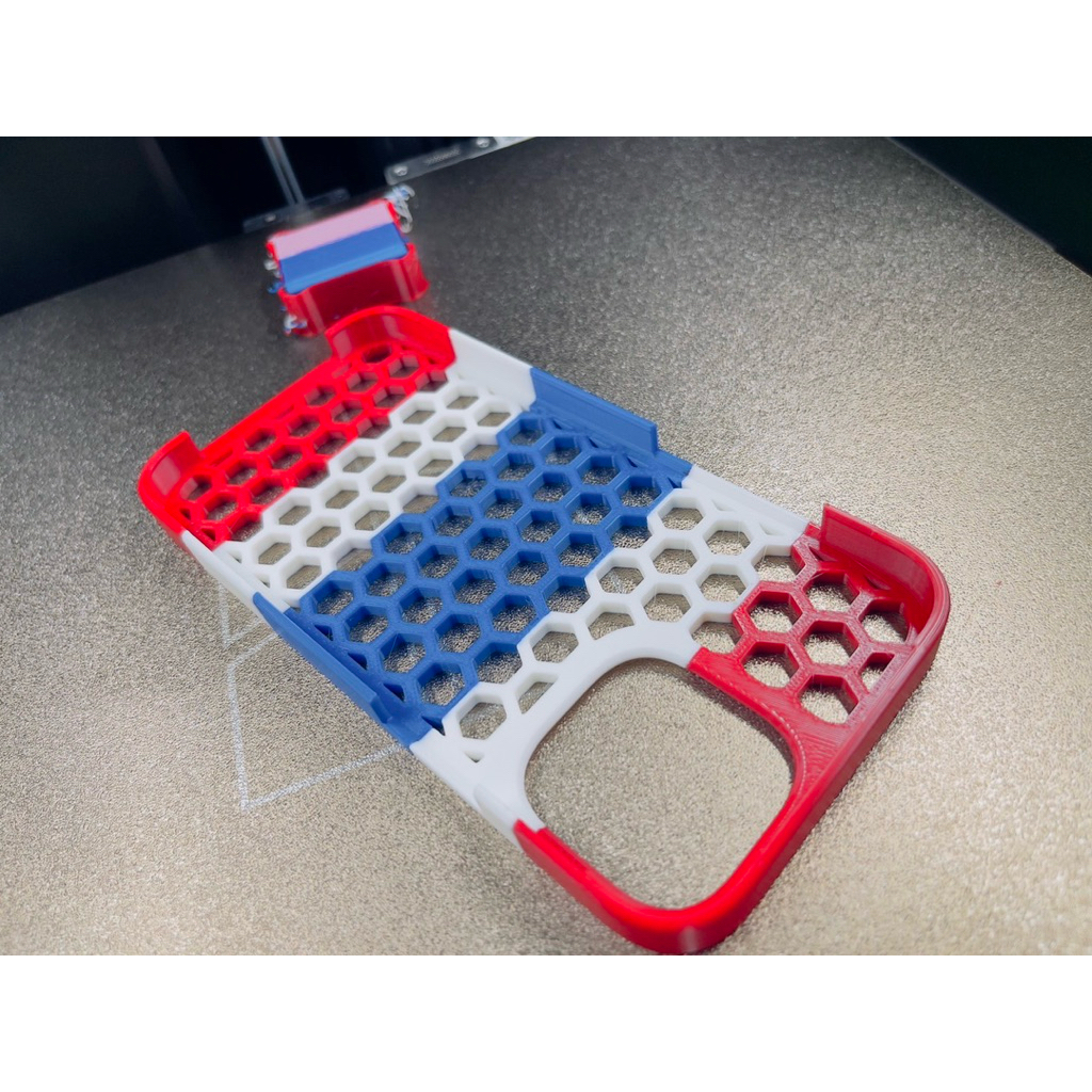 เคสโทรศัพท์ธงชาติไทย ผลงานจาก3dprint สามารถแจ้งรุ่นได้