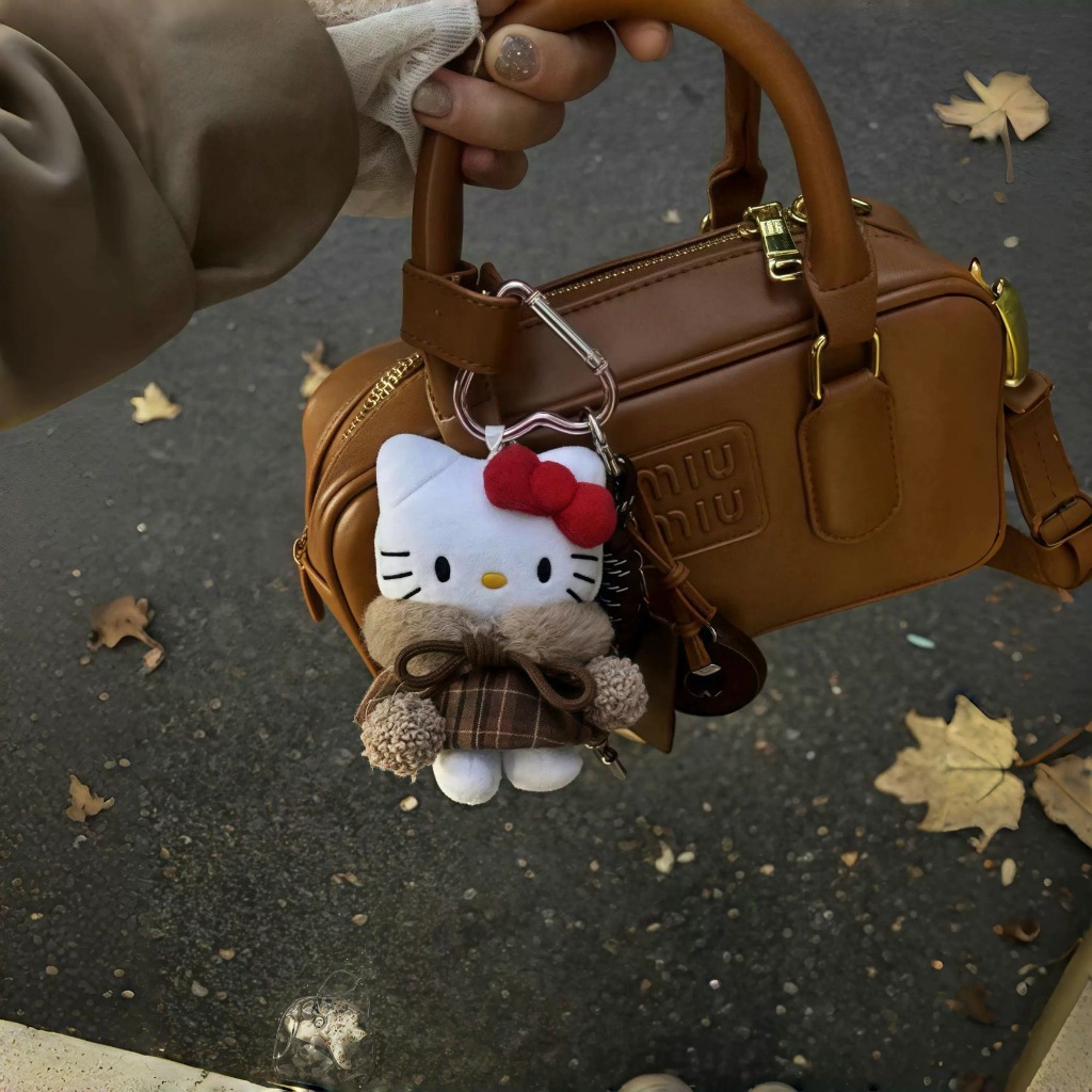 Hello Kitty Autumn/Winter Limited Edition: Winter Cape, พวงกุญแจตุ๊กตา Hello Kitty, ตุ๊กตา Hello Kitty พร้อมเสื้อผ้าถอดไ