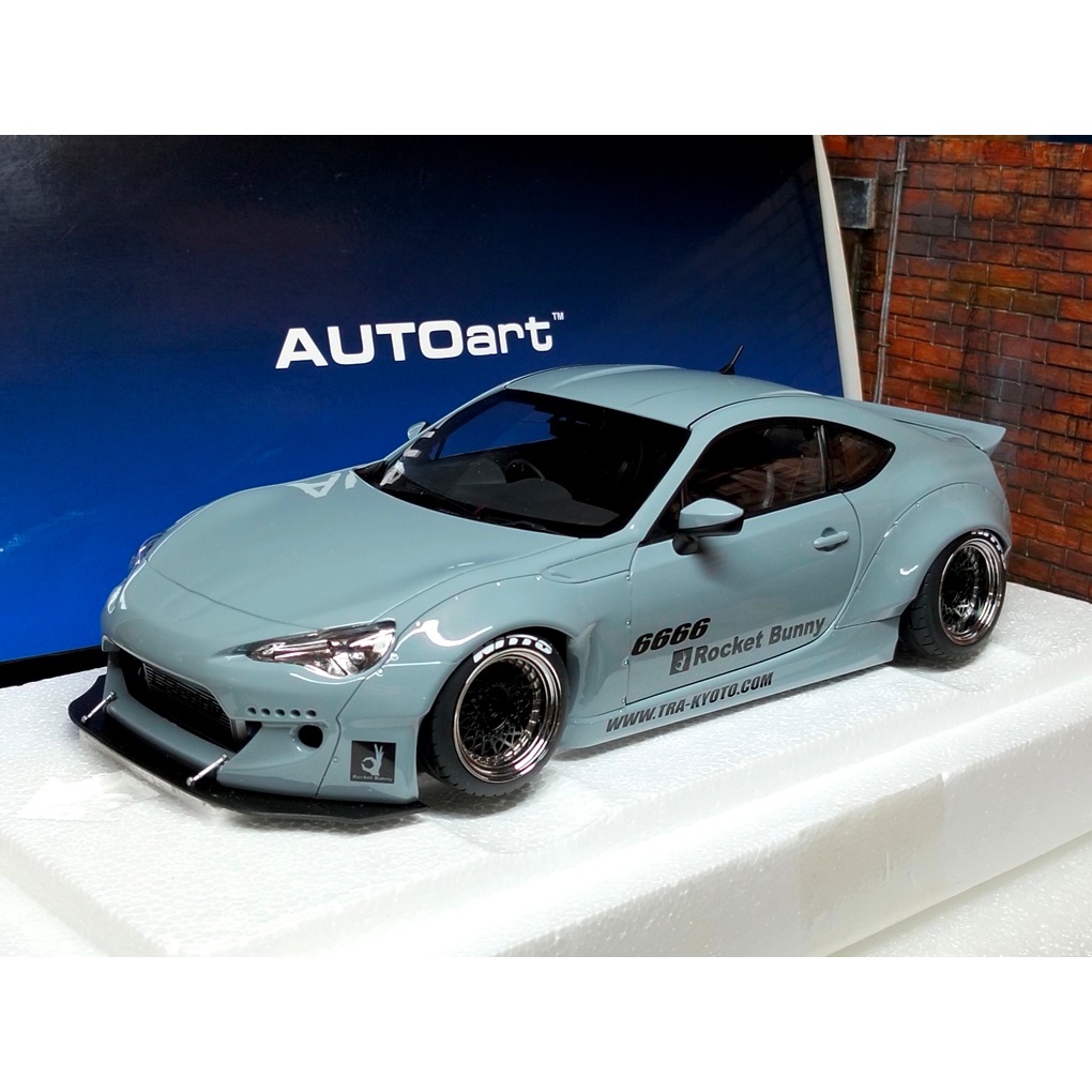 โมเดลรถft86 1/18 โมเดลรถgt86 โมเดลรถ autoart  Toyota 86 FT86 GT86 rocket bunny GUN 1:18 ราคา OK โมเด