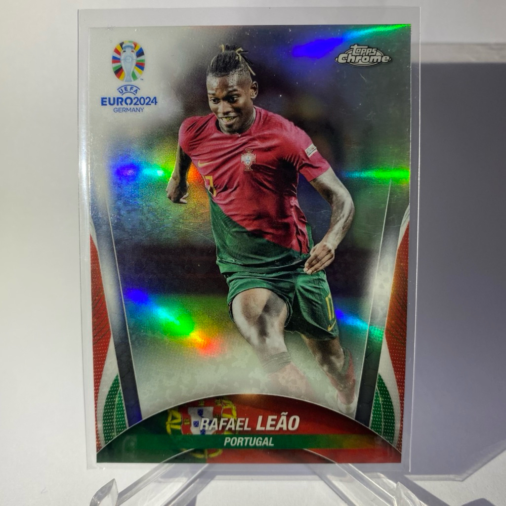 การ์ดนักฟุตบอล RAFAEL LEAO, (refractor), PORTUGAL, TOPPS CHROME 2024