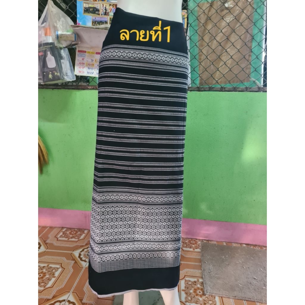 ผ้าซิ่นยกดอกลายดอกพิกุลสีดำ ผ้าถุงทอยกดอกลำพูน ผ้าซื่นสีดำ