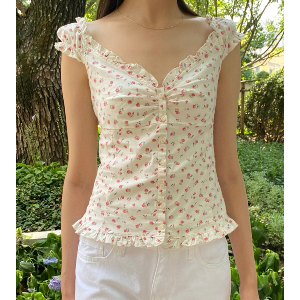 พร้อมส่ง 🎀 Brandy Melville | Elena Floral Top