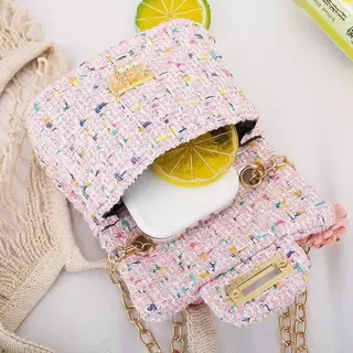 🍓CCT🍓 กระเป๋า สะพายเด็ก ผ้าทวิตหนา ติดตกแต่งดอกไม้ น่ารัก สวยหวาน ขนาดเล็ก พร้อมส่ง