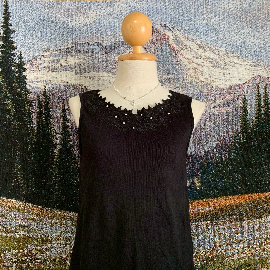 เสื้อกล้าม Axes Femme สีดำ อก34-36 มือสอง