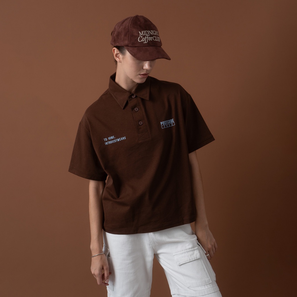 introvertwears. | Postal Cropped Polo (2 colors) เสื้อโปโล ทรงครอป โอเวอร์ไซส์ - รูปที่ 3