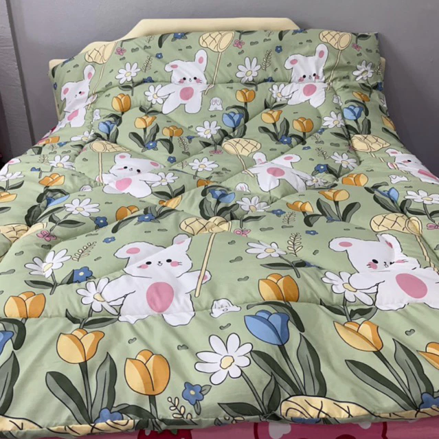 ผ้าห่มนวมขนาด6ฟุต (เนื้อผ้าcotton)ห่มนุ่ม ห่มอุ่น ห่มสะบาย ชักทำความสะอาดง่าย ชักแล้วใยไม่จับกันเป็นก้อน