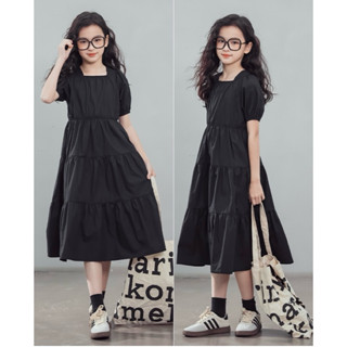 เดรสดำ แต่งระบายชั้นๆแขนตุ๊กตา ทรงยาวคลุมเข่า ผ้าเบา ใส่สบาย