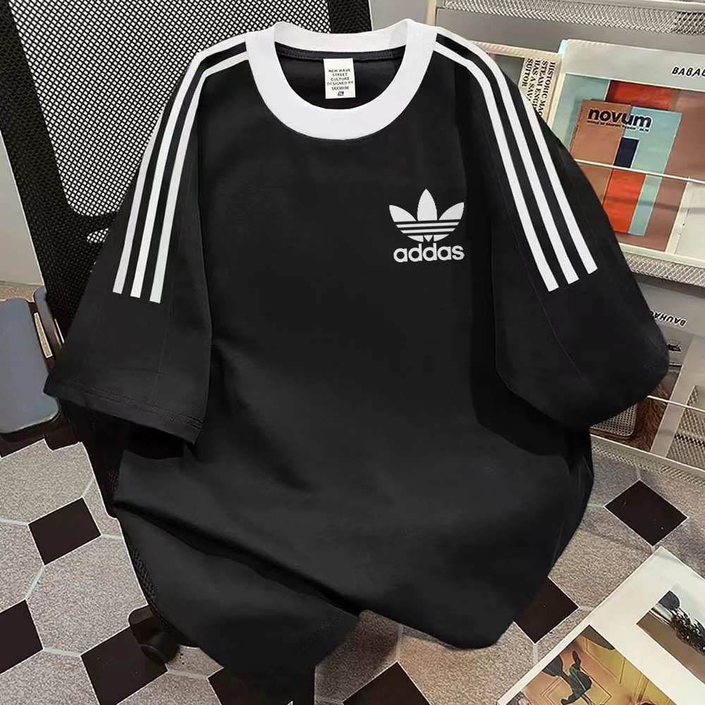 เสื้อยืดใหม่ล่าสุด สามแถบ แขนสั้น ผู้ชาย ผู้หญิง คอกลม สีดำ แฟชั่น ส่งไว 24 ชั่วโมง