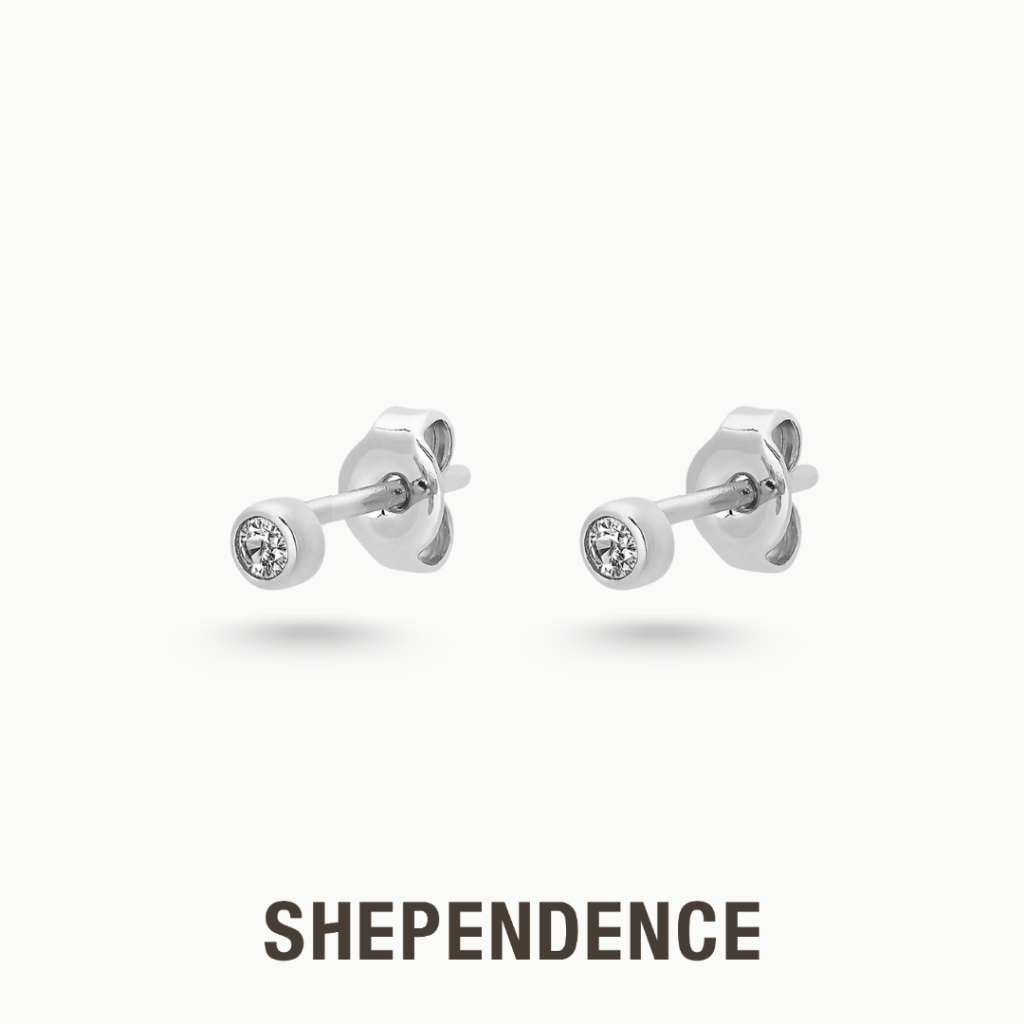 SHEPENDENCE ต่างหูก้าน LUXE คริสตัล Solene Bezel เงินแท้ S925