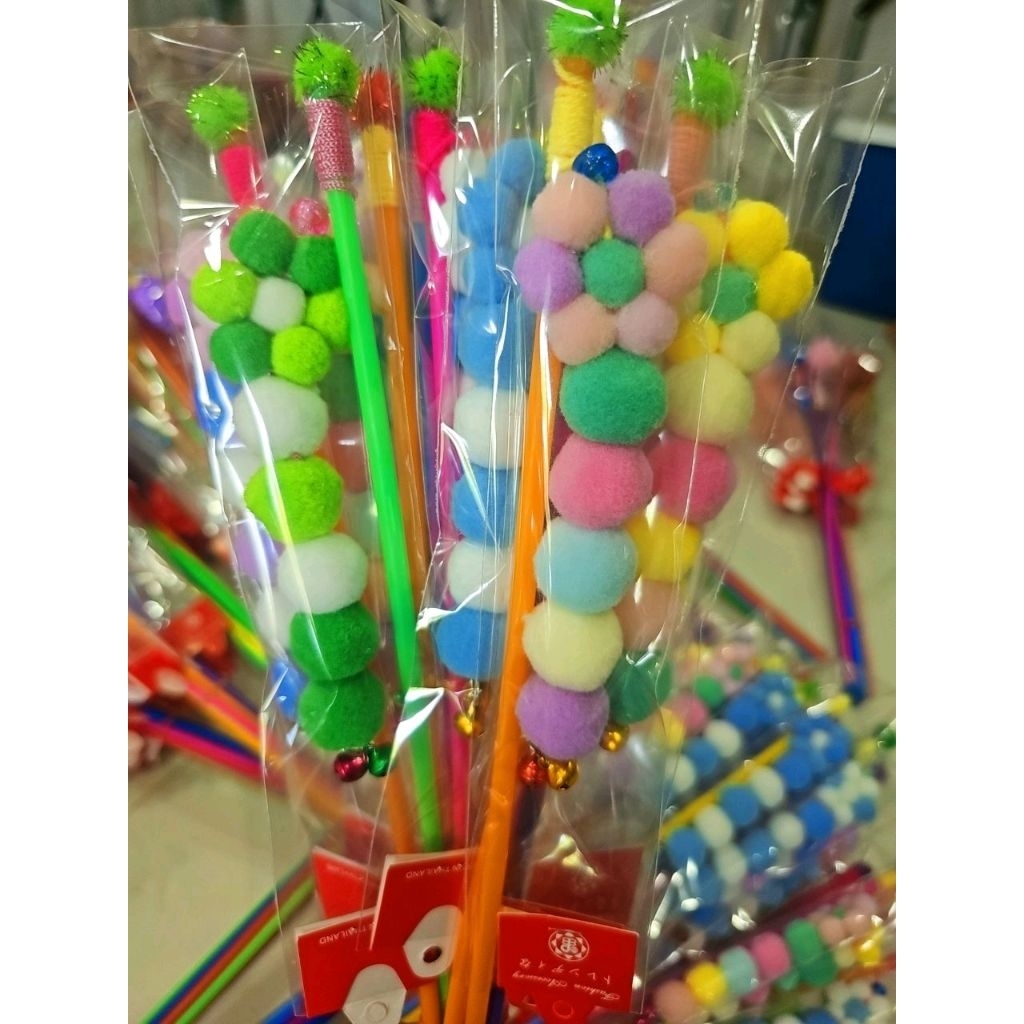 ไม้ล่อแมว ลายหนอนดอกไม้ 12 ชิ้น
