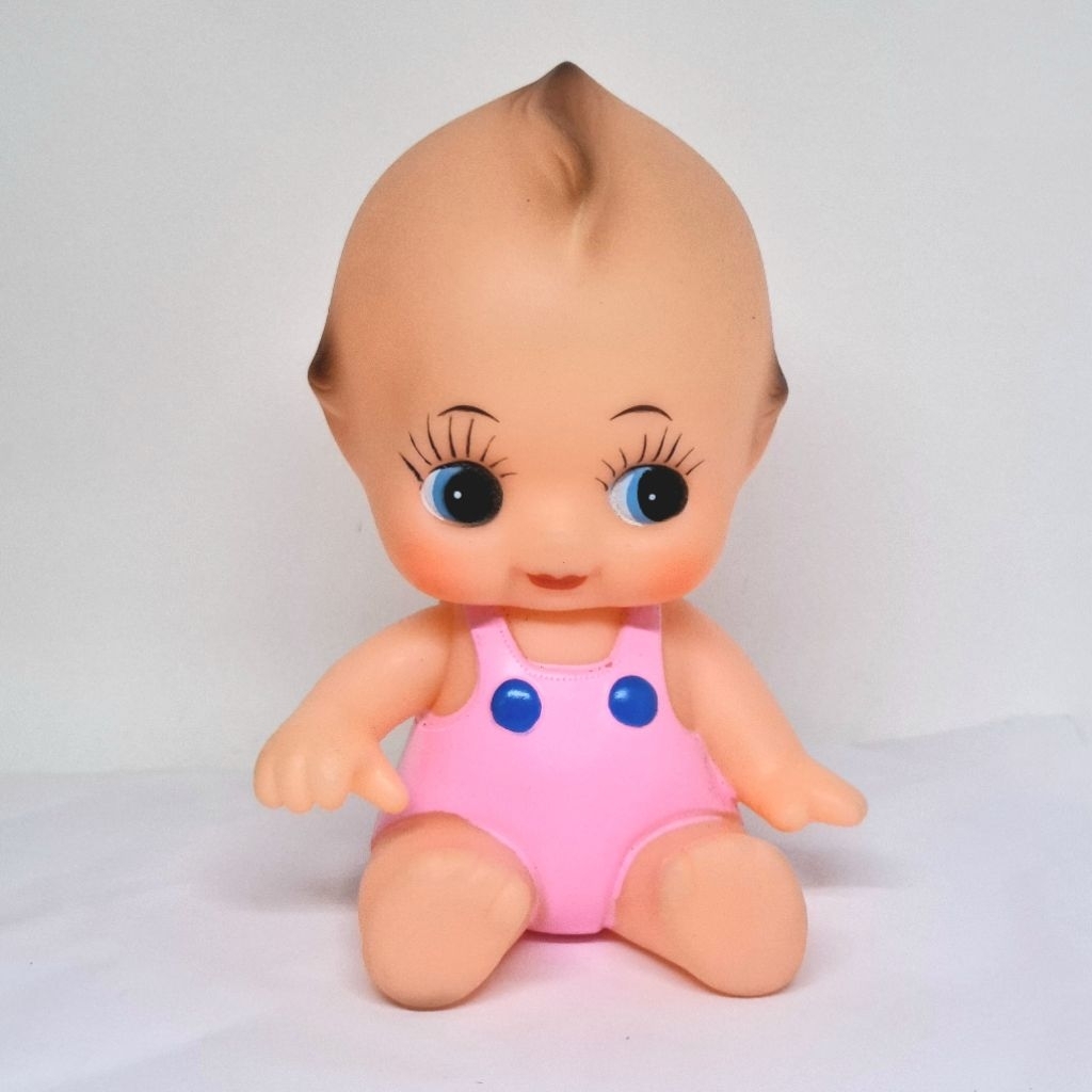 ตุ๊กตายางบีบ Kewpie คิวพีชุดเอี้ยมชมพู งาน Japan