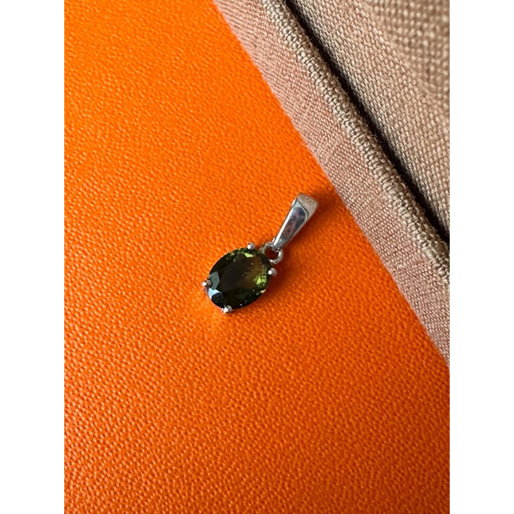 จี้เงินแท้ 925 ฝัง Moldavite แบบเจียรนัย จาก ประเทศ Czech Republic 🇨🇿