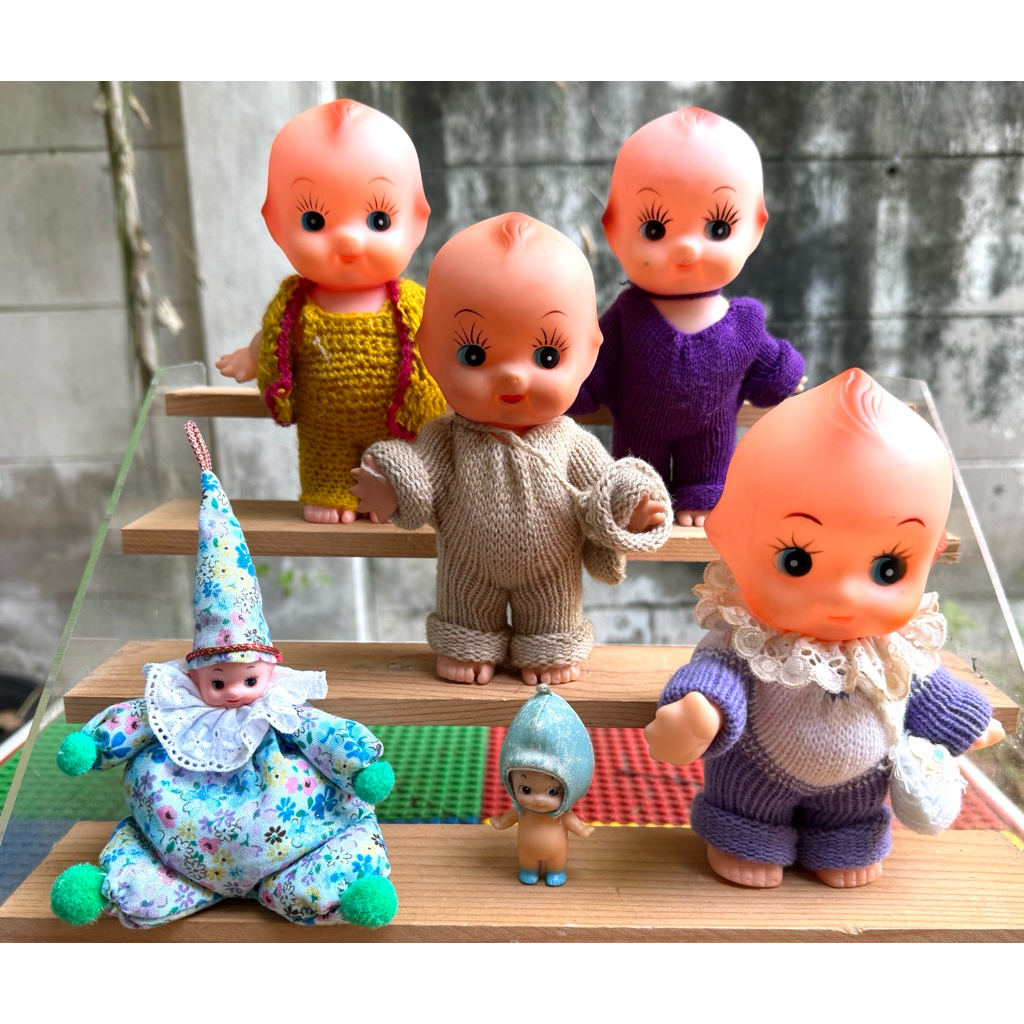 ตุ๊กตาคิวพีน่ารักในชุดต่างๆ Kewpie