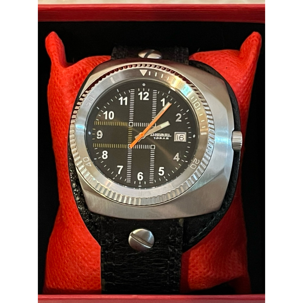 นาฬิกาข้อมือ ยี่ห้อ Diesel มือสองญี่ปุ่น (สภาพ 95%) คัดพิเศษ ของแท้จากญี่ปุ่น 100% สภาพสมบูรณ์
