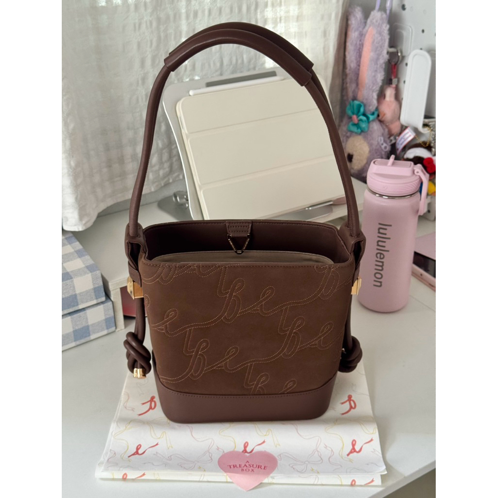 Atreasurebox MOCHA MOUSSE ALL DAY Size:REGULAR🎀Used like new💖