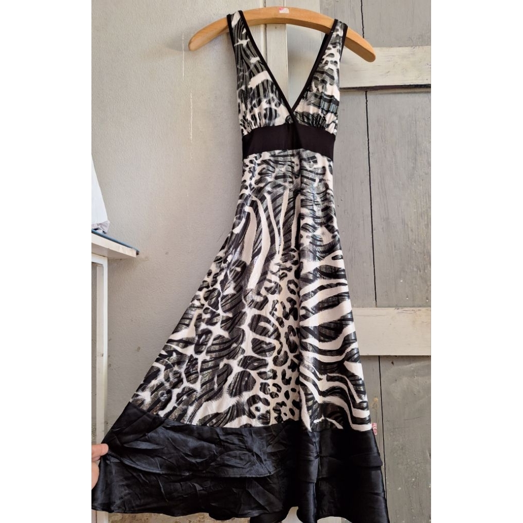 มินิเดรสม้าลายแหวกอกงาน 🇺🇸 yoo' n meไซต์sรัดรูปลายม้าลาย