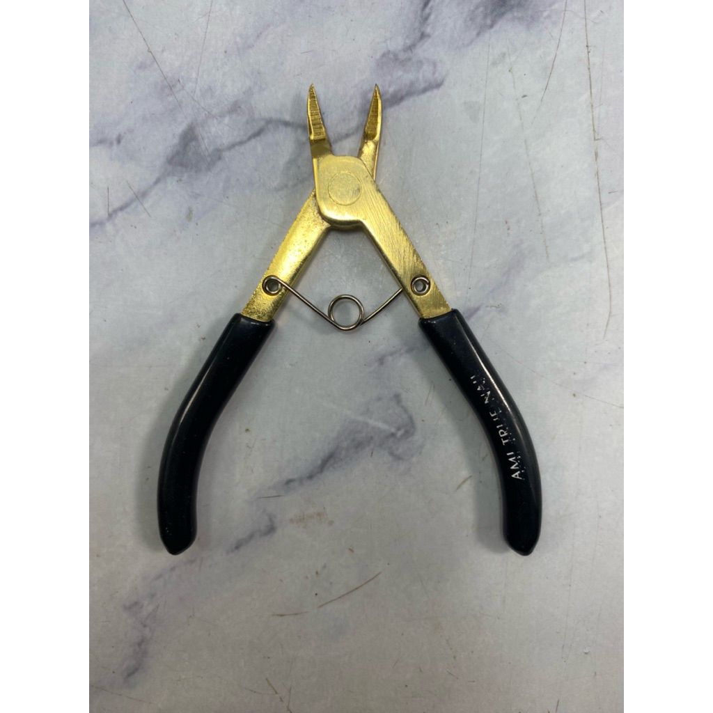 คีมต่อผมสีทอง ใช้สำหรับการติดหรือถอดผมต่อแบบเทปหรือไมโครริง ยี่ห้อ AMI TRUE NAIL (กล่อง5 : 1314)สินค