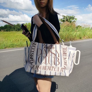 Hello Daisy- Brownie collชectiชon สีครีมลายทางชน้ำตาล ชมีซิปซับใน และสายสะพายนุ่มนิ่ม