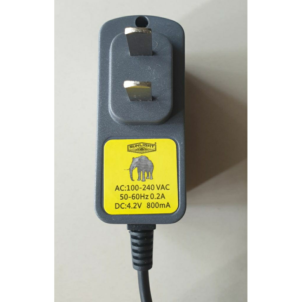 สายชาร์จหัวไฟตราช้าง ซันไลท์ รุ่น 631