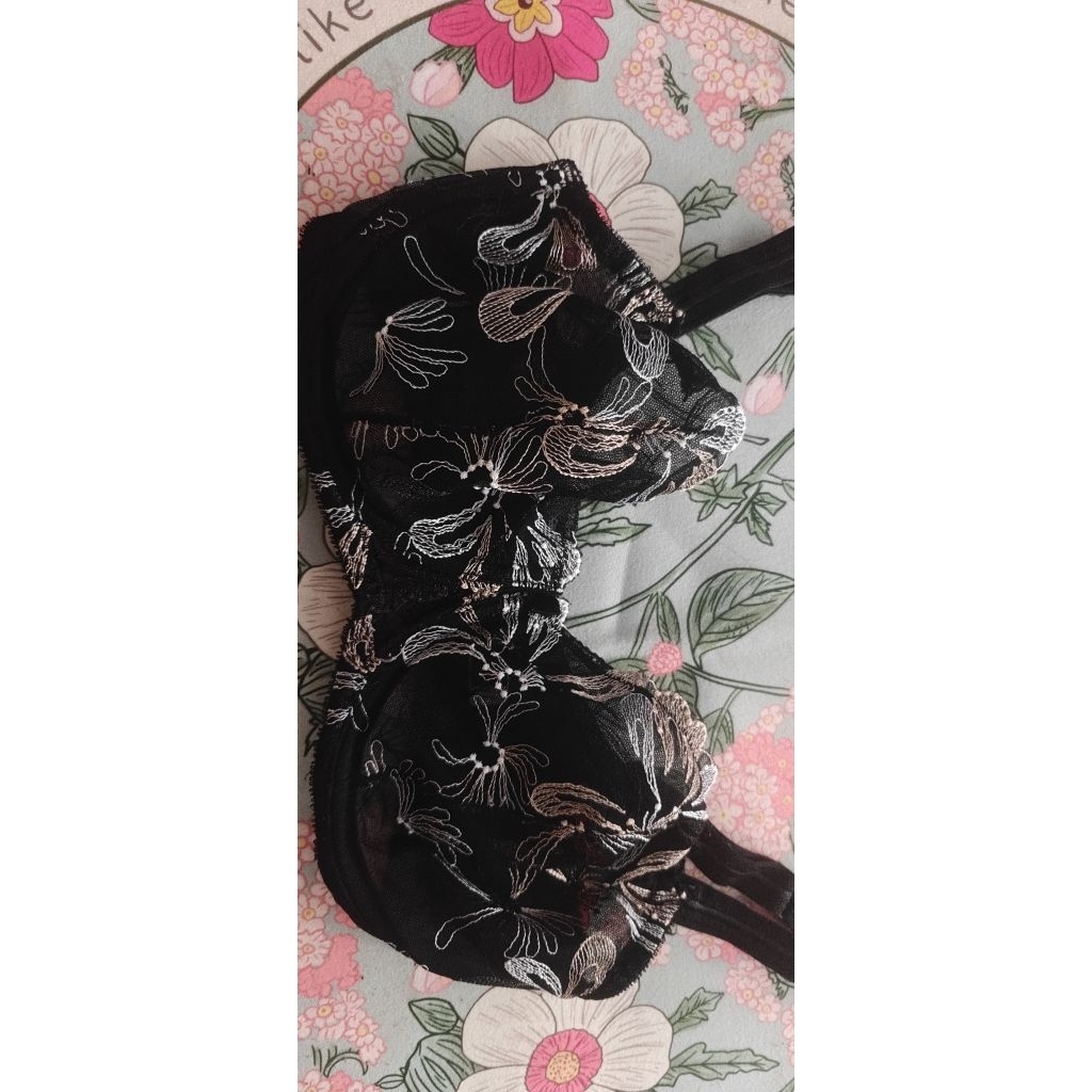 32DDD เสื้อชั้นในซีทรูลูกไม้