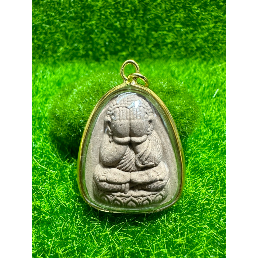 พระปิดตาหลวงปู่ศิลารุ่นหนุมานรวยพันล้านเลี่ยมไมค่อน - รูปที่ 2