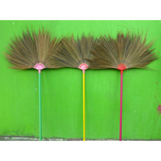 ไม้กวาดดอกหญ้าด้ามพลาสติก 3 ด้าม