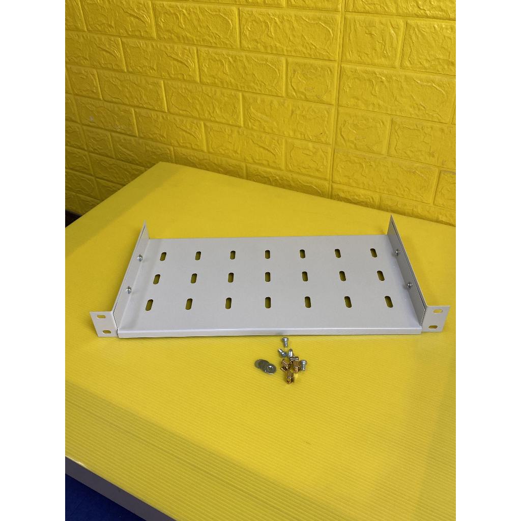 ถาดรองอุปกรณ์ Fix Shelf 1U ลึก 23 CM. EG 1.2 & 1.5 mm 2 ส่วน รุ่นยึดด้านหน้า พร้อมเคจนัท M6 สำหรับยึดในตู้แร็ค