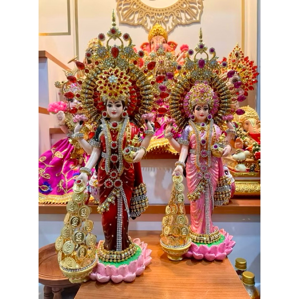 พระแม่ลักษมีปางยืน (ผ่านพิธีแล้ว) เทวีแห่งความอุดมสมบรูณ์