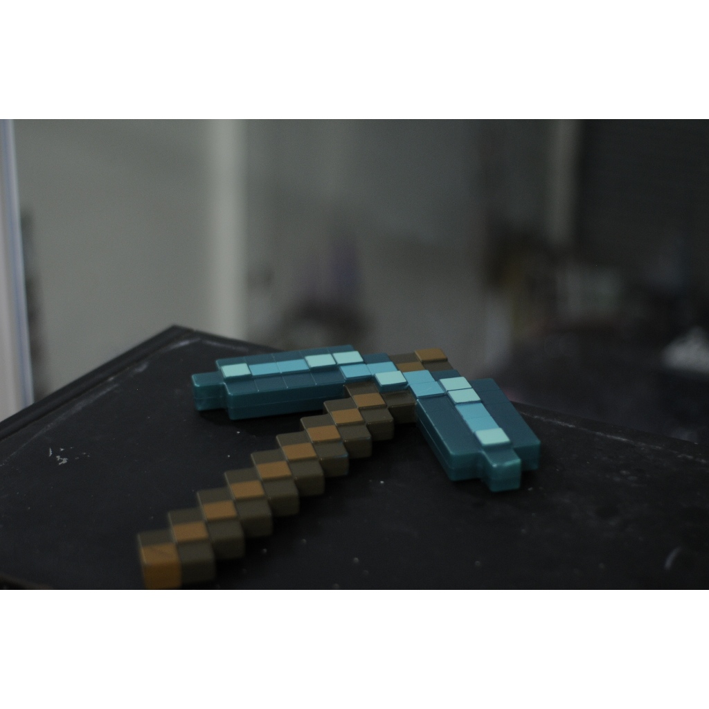 Minecraft Diamond Pickaxe (Mojang) (โปรดอ่านรายละเอียด)