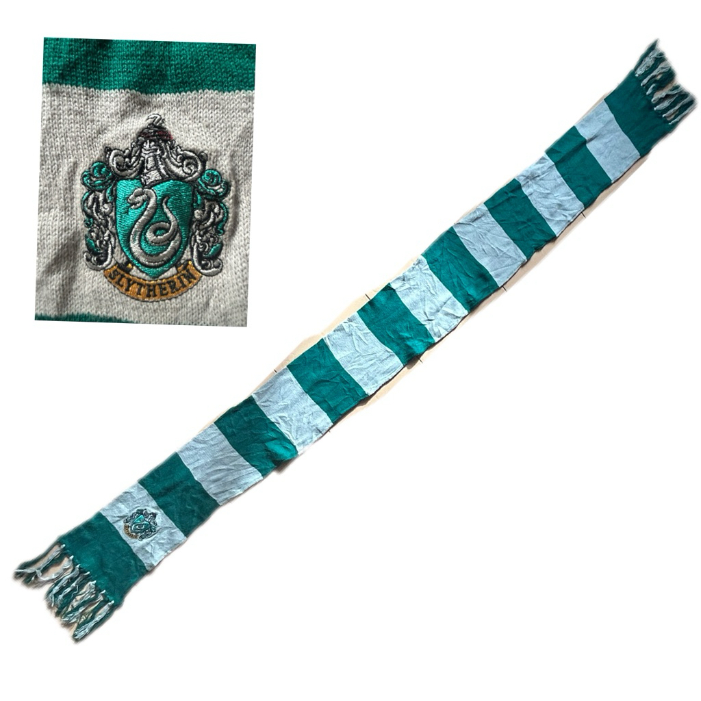 ผ้าพันคอแฮร์รี่ มือสอง จากอังกฤษ Slytherin Harry Potter scarf *used