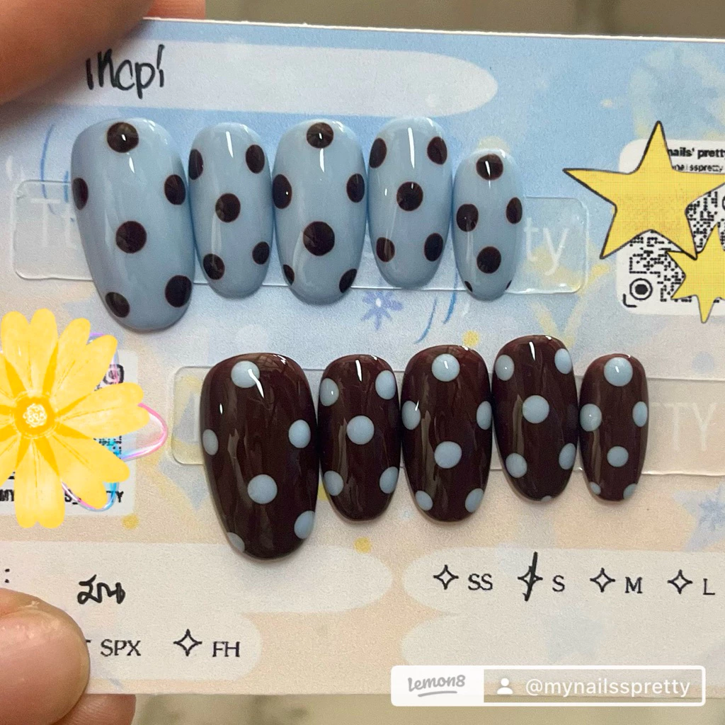 เล็บปลอมสำเร็จรูปลายช็อกโกแลต เย็นใจ